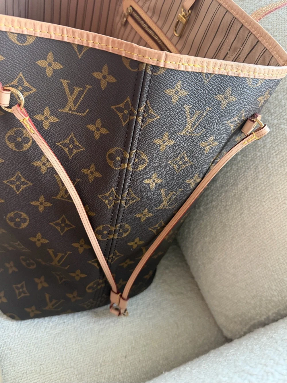 Louis Vuitton Neverfull GM Monogram Canvas Tote with Light Vachetta Trim